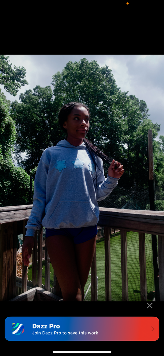 GREY SWEATSHIRT WITH TEAL STARS